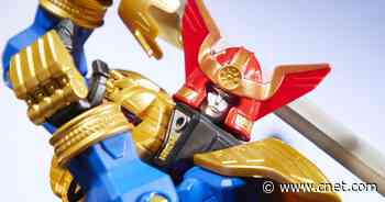 Power Rangers Zeo Megazord revealed by Hasbro, featuring swappable helmets     - CNET