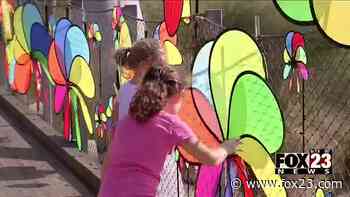 Gathering Place displays 10,000 ‘Pinwheels of Hope’ honoring medical professionals - KOKI FOX 23