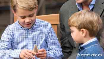 David Attenborough gives shark tooth fossil to 7-year-old Prince George