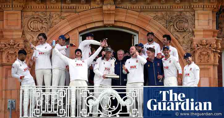 Essex pick up Bob Willis Trophy after draw with Somerset