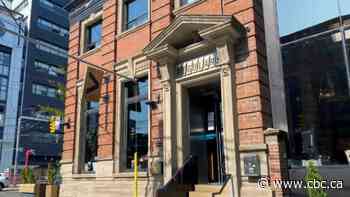 3 Regulars Bar staff test positive for COVID-19, patrons asked to check for symptoms