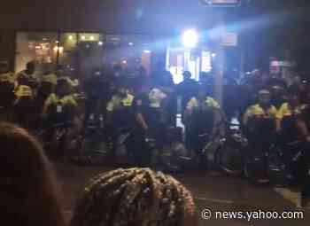 NYPD officers charge at group of protesters and diners, arresting people on sidewalk