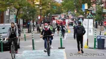 Canadians 'unenthusiastic' but ready for new restrictions to fight COVID-19 surge: report