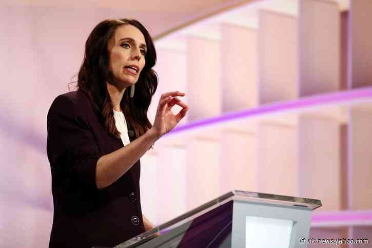 New Zealanders may be able to travel to some Australian states before Christmas, Ardern says