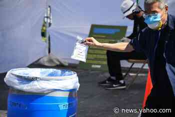 Coronavirus: US warned to expect rise in Covid cases as Trump launches new test