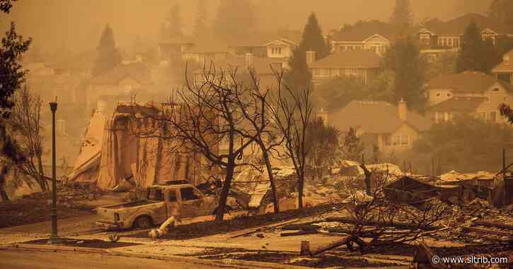 Three killed in Northern California wildfire; thousands flee