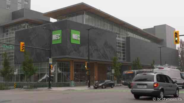 Group fighting sale of Mountain Equipment Co-op to U.S. firm wants court to delay deal