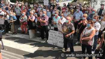 Arras : une centaine de danseurs et de musiciens devant la préfecture pour demander le retour des thés dansants - La Voix du Nord