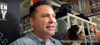 Oscar de La Hoya looking fast and powerful in mitts workout
