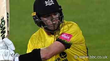 Ian Cockbain: Gloucestershire batsman signs new contract