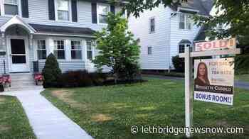 More Americans sign contracts to buy homes in August - Lethbridge News Now