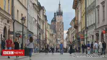 Covid: Poland and Turkey added to UK's quarantine list as fines rise