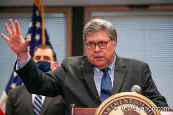 1,600 former Justice Department lawyers accuse Barr of using DOJ to help Trump in election