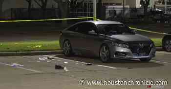 Son fatally shoots man who punched father, went after stepmom outside Houston bar, police say - Houston Chronicle