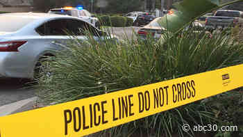 Fresno police officer fires shot at stabbing suspect in southeast Fresno, investigation underway