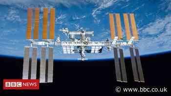 Space station crew woken up to hunt for air leak