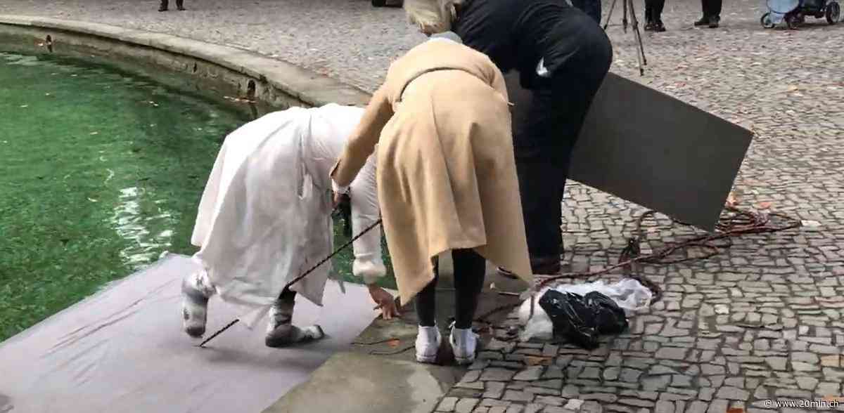 Luzern: Diese Frau hat gerade 24 Stunden auf einem Floss wie ein Löwe posiert - 20 Minuten