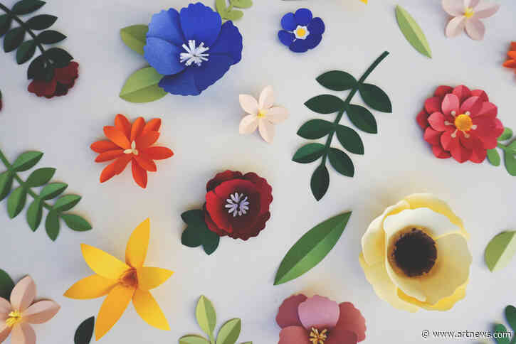 The Best Paper Flower Kits for Botanical Creations