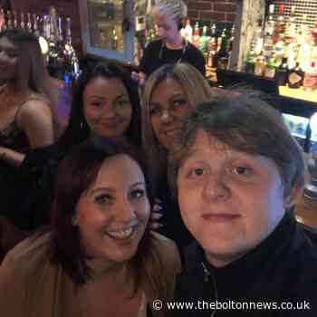 Celebrity selfies: Who’s your claim to fame? - The Bolton News