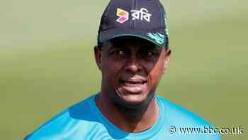 Courtney Walsh: West Indies women appoint former fast bowler as head coach