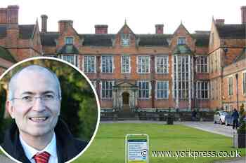 'Students will get help to self-isolate - no matter where they live'