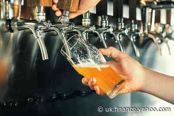 More than 1,000 UK pubs urge the government to rethink 10pm curfews