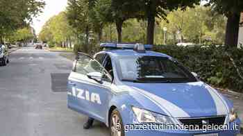 Modena. Si dà fuoco in strada: salvato dai passanti - La Gazzetta di Modena