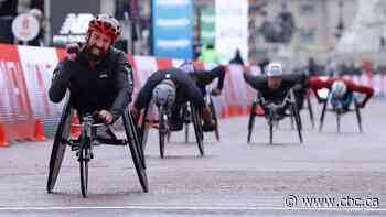 Canadian wheelchair racer Brent Lakatos wins London Marathon