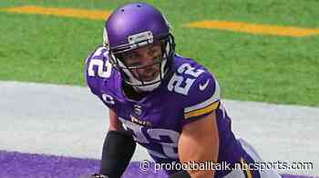 Harrison Smith ejected for hit on Jordan Akins