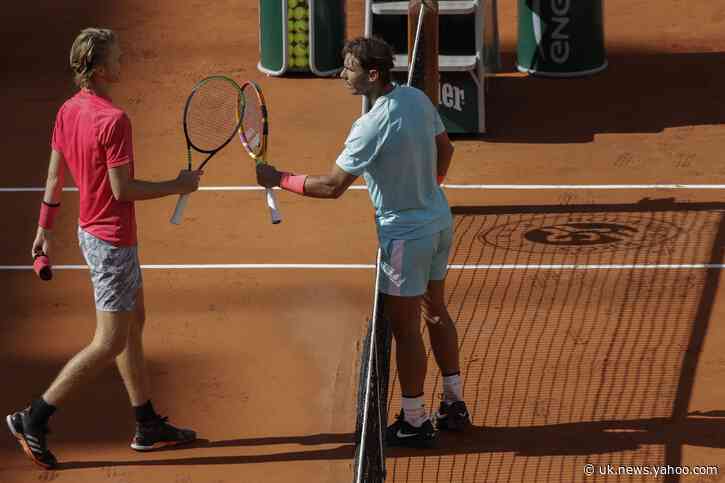 Star-struck Korda asks Nadal for autograph after Paris rout