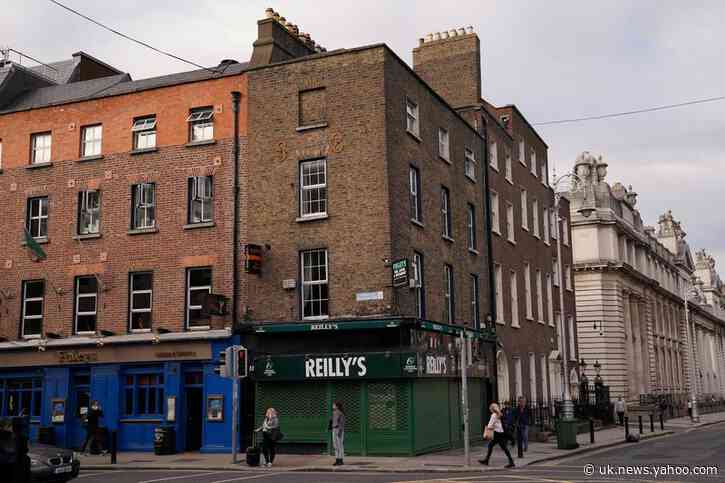 Irish health chiefs recommend return to full lockdown - sources