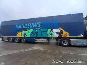 Zure maandagochtend voor truckchauffeur Jeffry, nadat trailer beklad werd met graffiti: “En het is niet eens mooi”