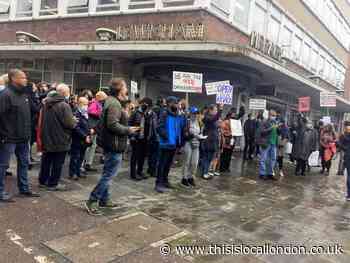 Lewisham: Protesters gather against Lee Green LTN