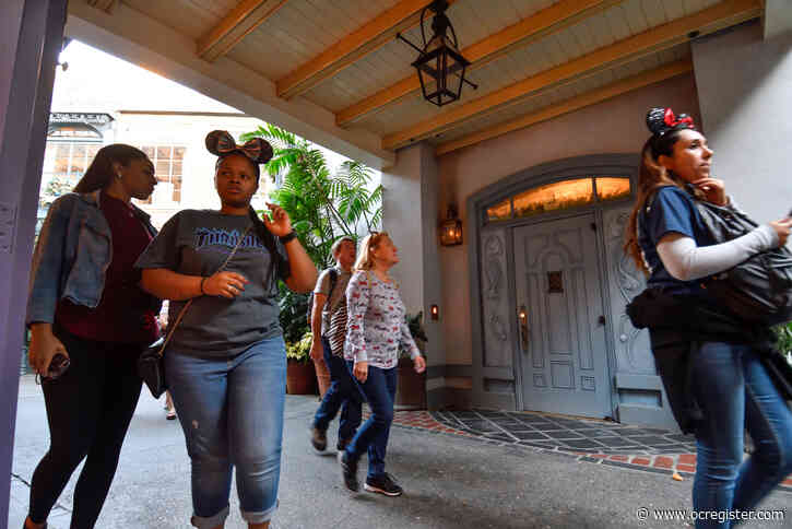 Disneyland layoffs include 2,800 restaurant workers, food cart vendors and Club 33 staff