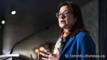 Thanksgiving dinner should only be with the people you live with, Toronto's top doctor says