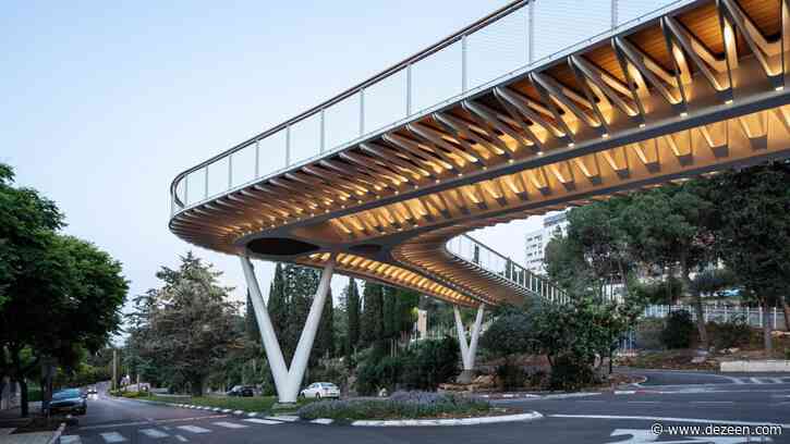 Schwartz Besnosoff Architects creates entrance-gate bridge for Israeli university