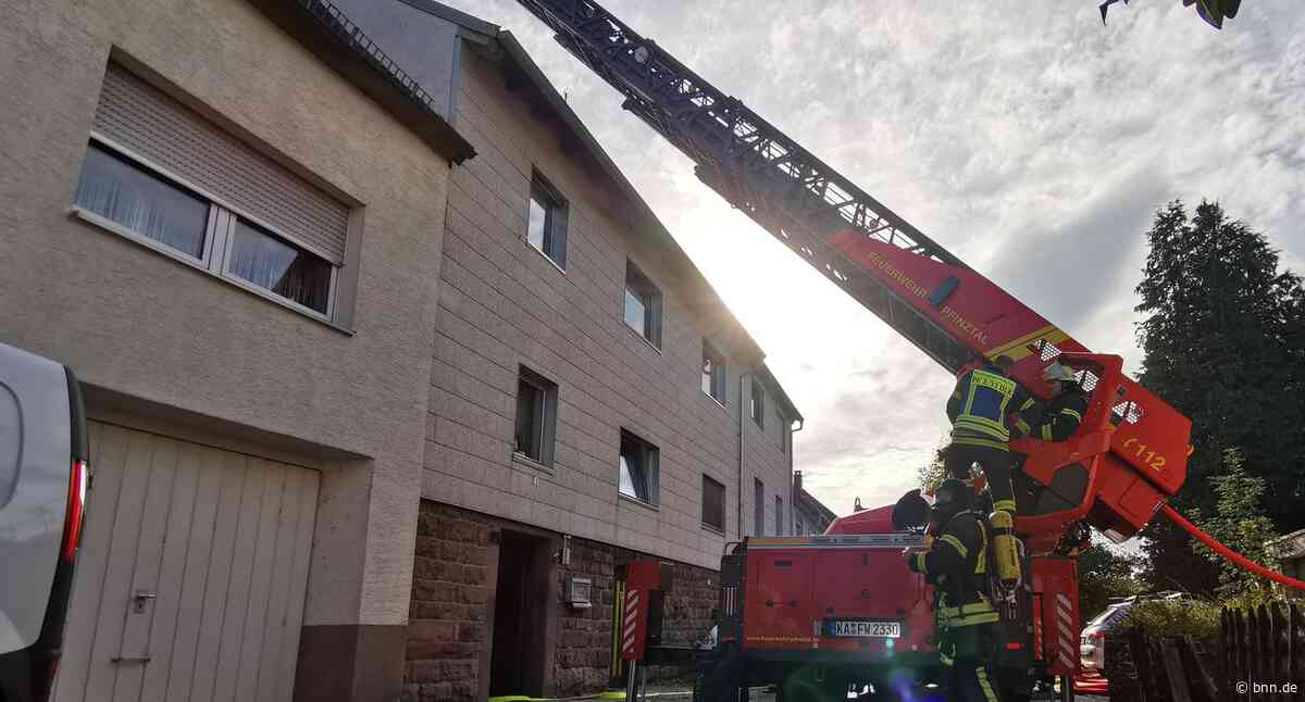 Feuerwehr verhindert größeren Schaden bei Dachstuhl-Brand in Pfinztal - BNN - Badische Neueste Nachrichten