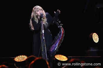 Watch Stevie Nicks Sing ‘Rhiannon’ From ’24 Karat Gold’ Concert Film