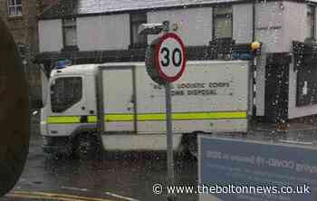 Bomb squad called to Little Lever street - The Bolton News