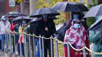Canada's average daily count of new COVID-19 cases topped 2,000 over last 7 days
