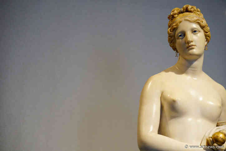 Monumental Invisibility