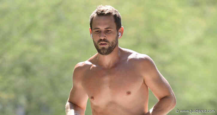 The Bachelor's Nick Viall Goes Shirtless for Run in Los Angeles!