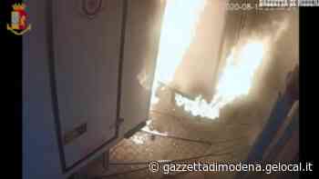 Modena, incendio a tre furgoni frigo in strada Albareto. Denunciato ex socio, ha agito per vendetta - La Gazzetta di Modena