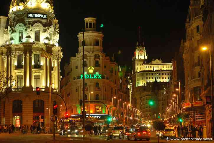 Spanish Virologist: Two More Years Of Wearing Masks