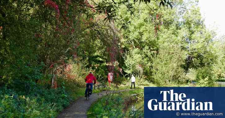 Oxford council backs bid to stop water firm dumping sewage in Thames