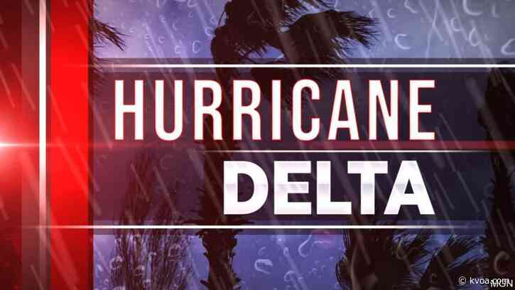 Hurricane Delta weakens slightly on path to US