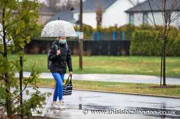 Experts say coronavirus face masks don't work in the rain