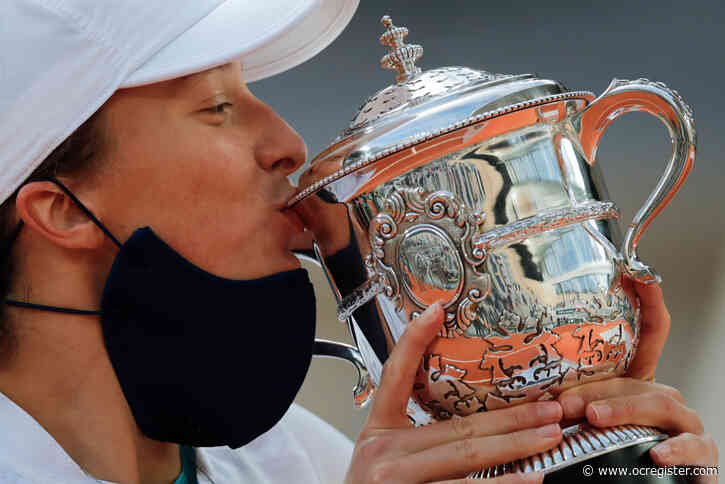 54th-ranked Iga Swiatek stuns Sofia Kenin to win French Open