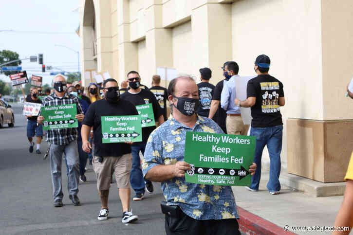Southern California grocery chains and workers reach tentative labor agreement