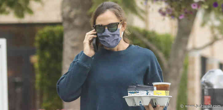 Jennifer Garner Starts Off Her Day on a Coffee Run